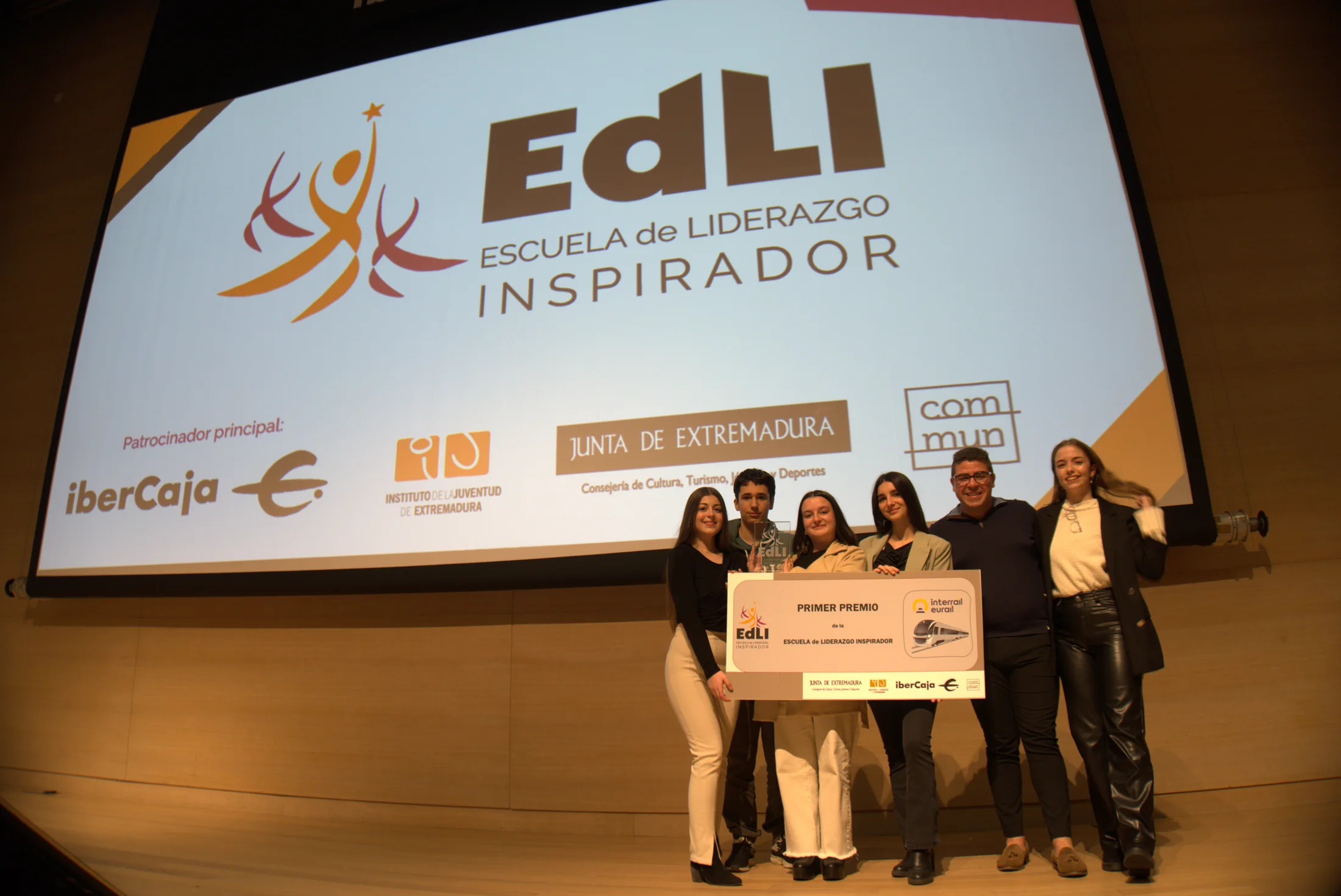 Equipo finalista de EdLI con el premio Interrail