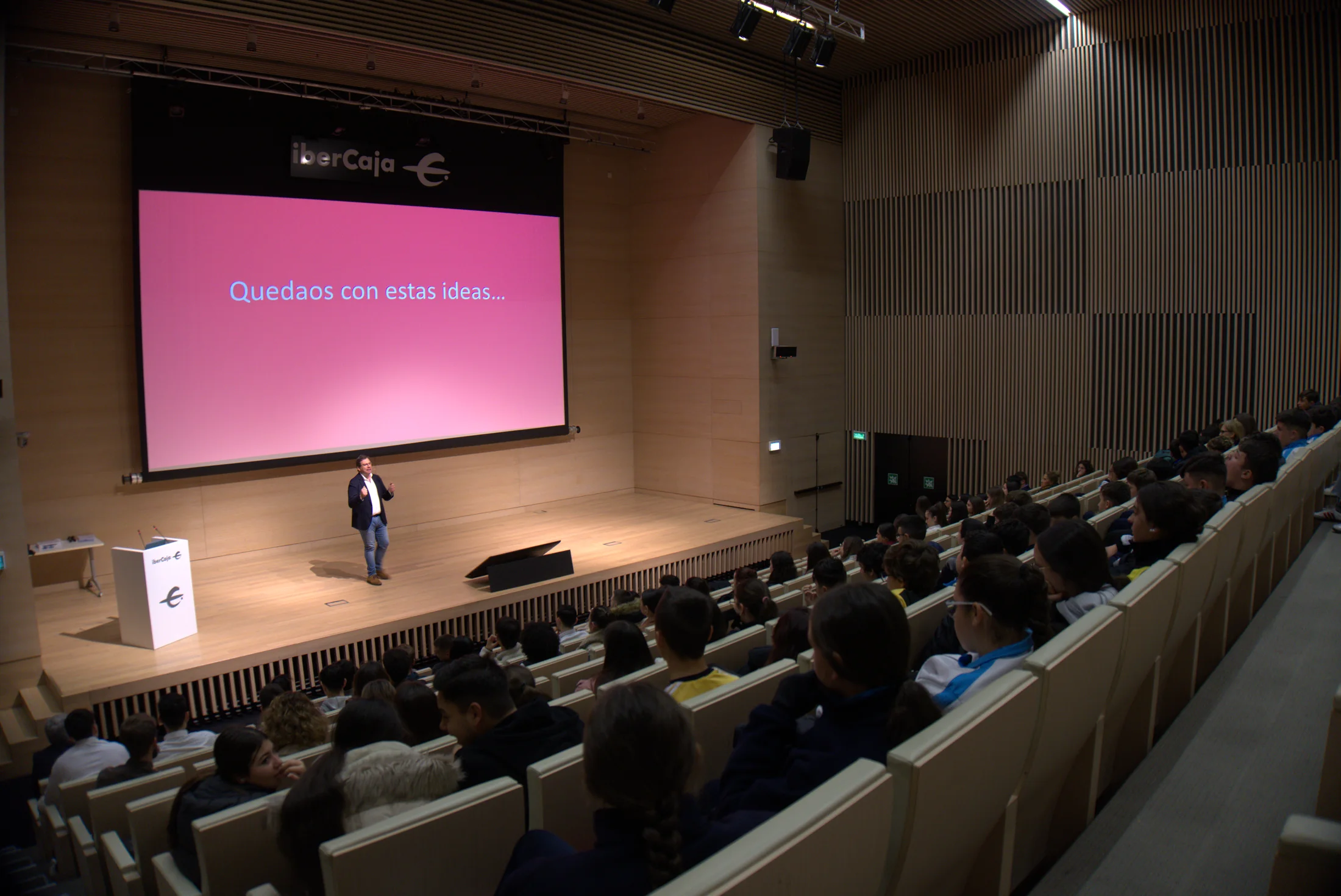 Sesión formativa de EdLI ante el auditorio